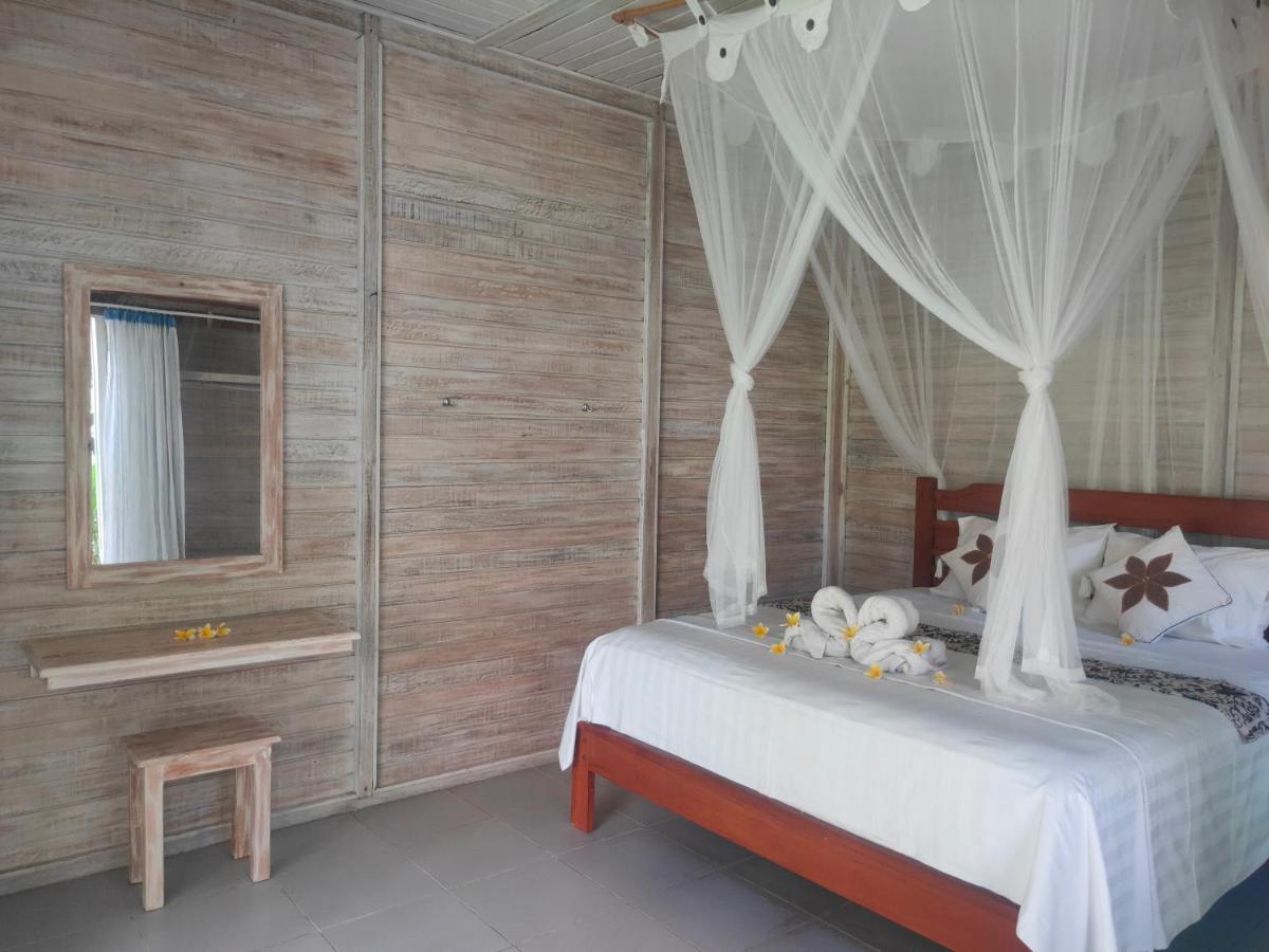 Vista Huts Lembongan Hotel Exterior photo