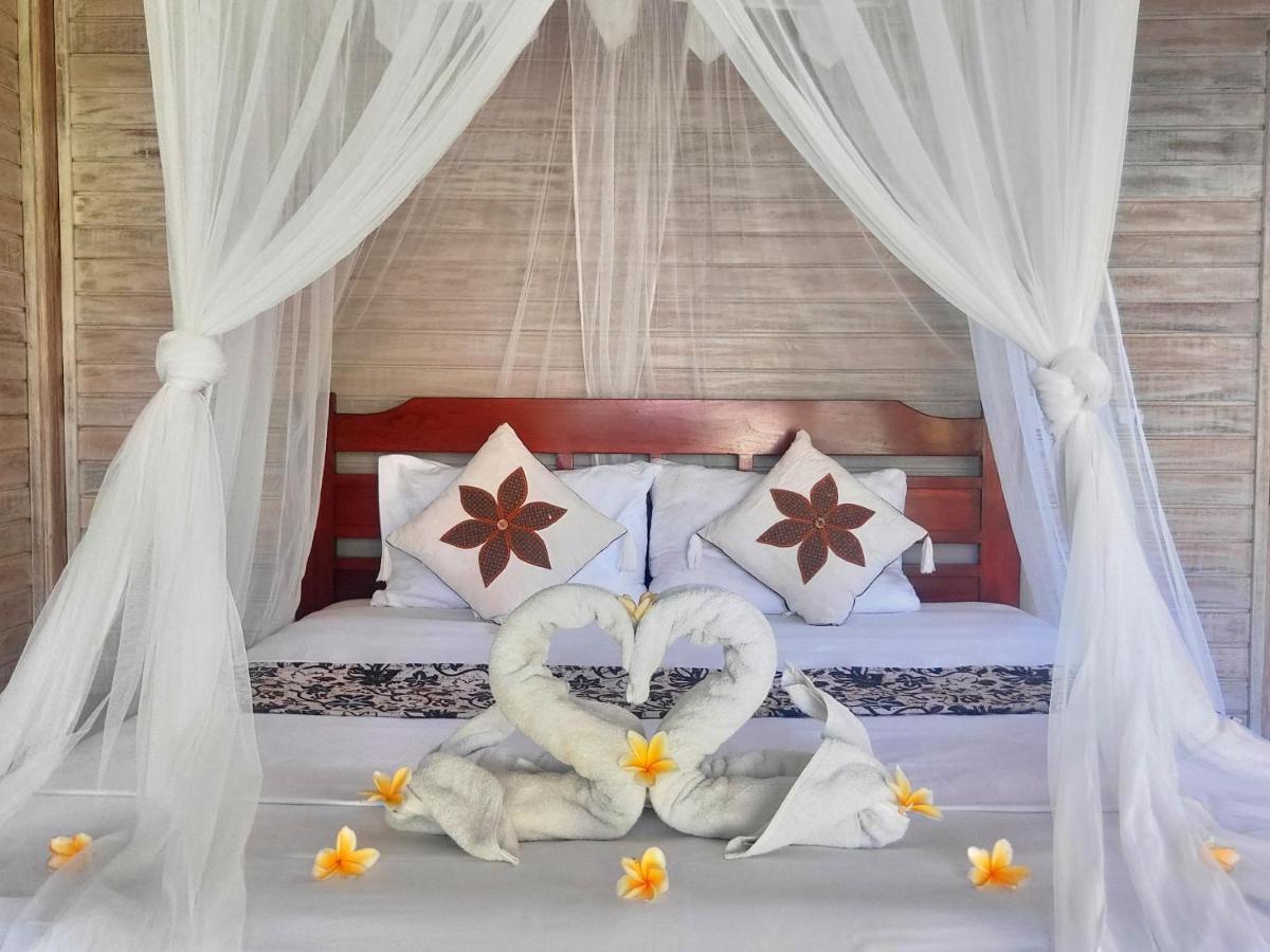 Vista Huts Lembongan Hotel Exterior photo