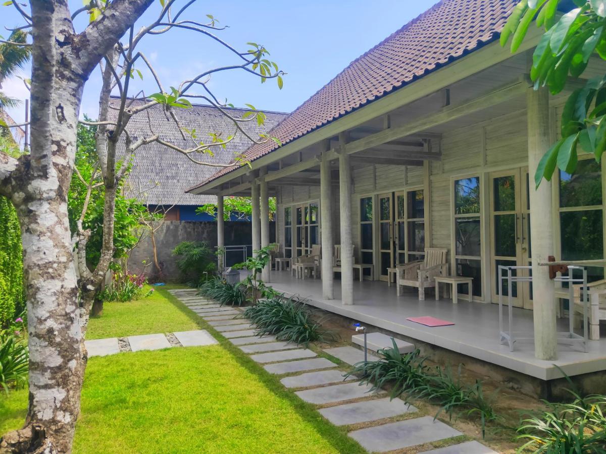 Vista Huts Lembongan Hotel Exterior photo