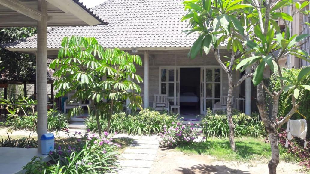 Vista Huts Lembongan Hotel Exterior photo
